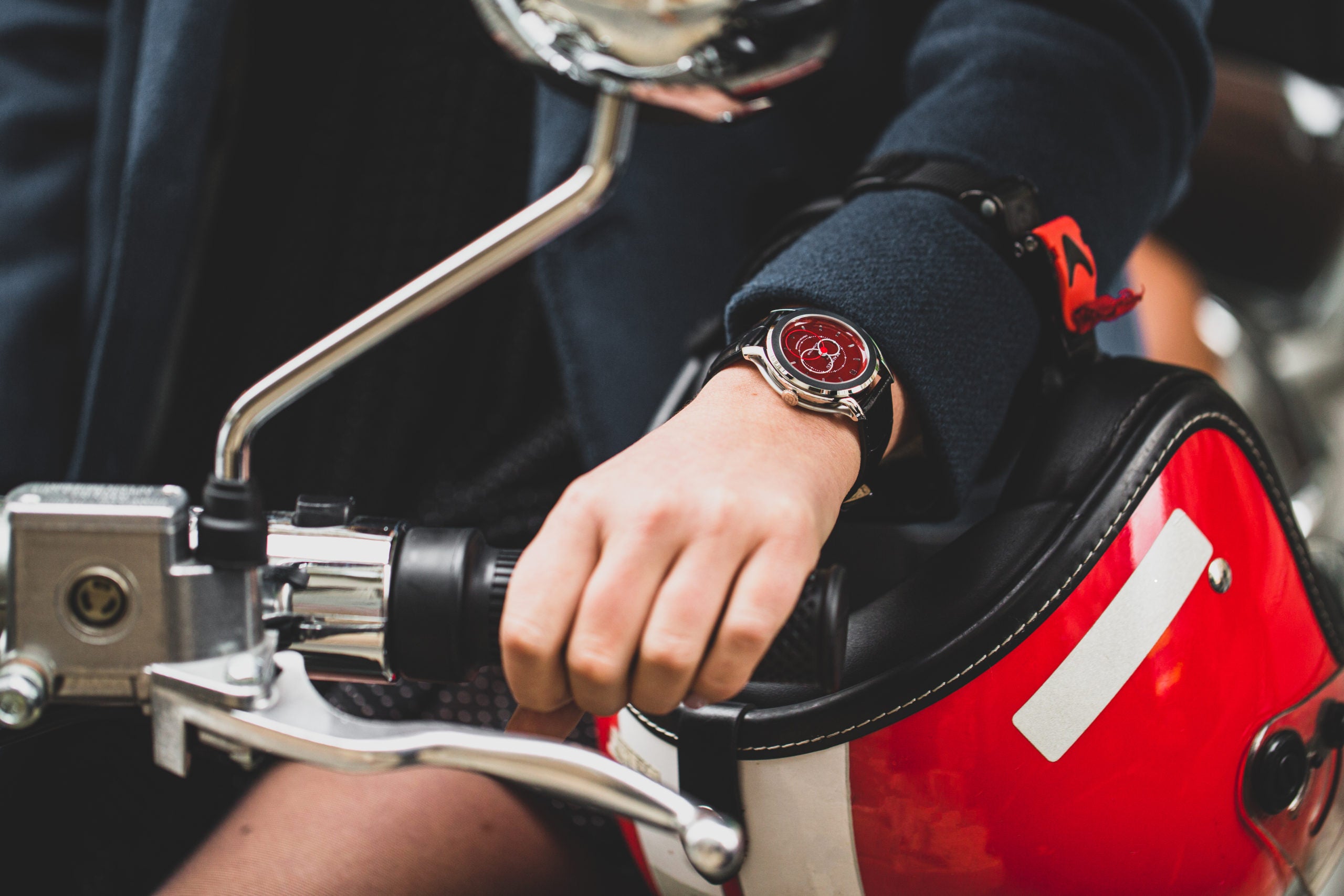 Beaubleu Paris collection Union montre automatique aux aiguilles rondes Brio Rouge Vermillon