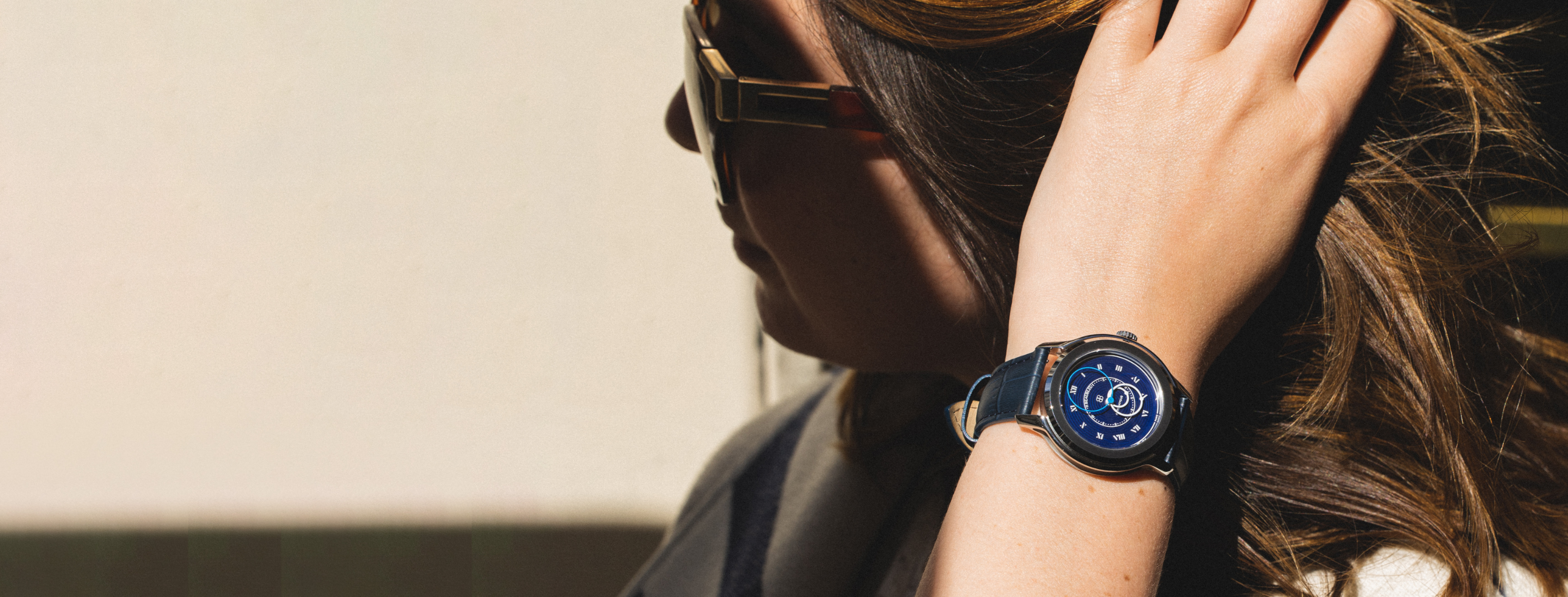 Montre automatique aux aiguilles rondes vitruve origine acier bleu Beaubleu Paris