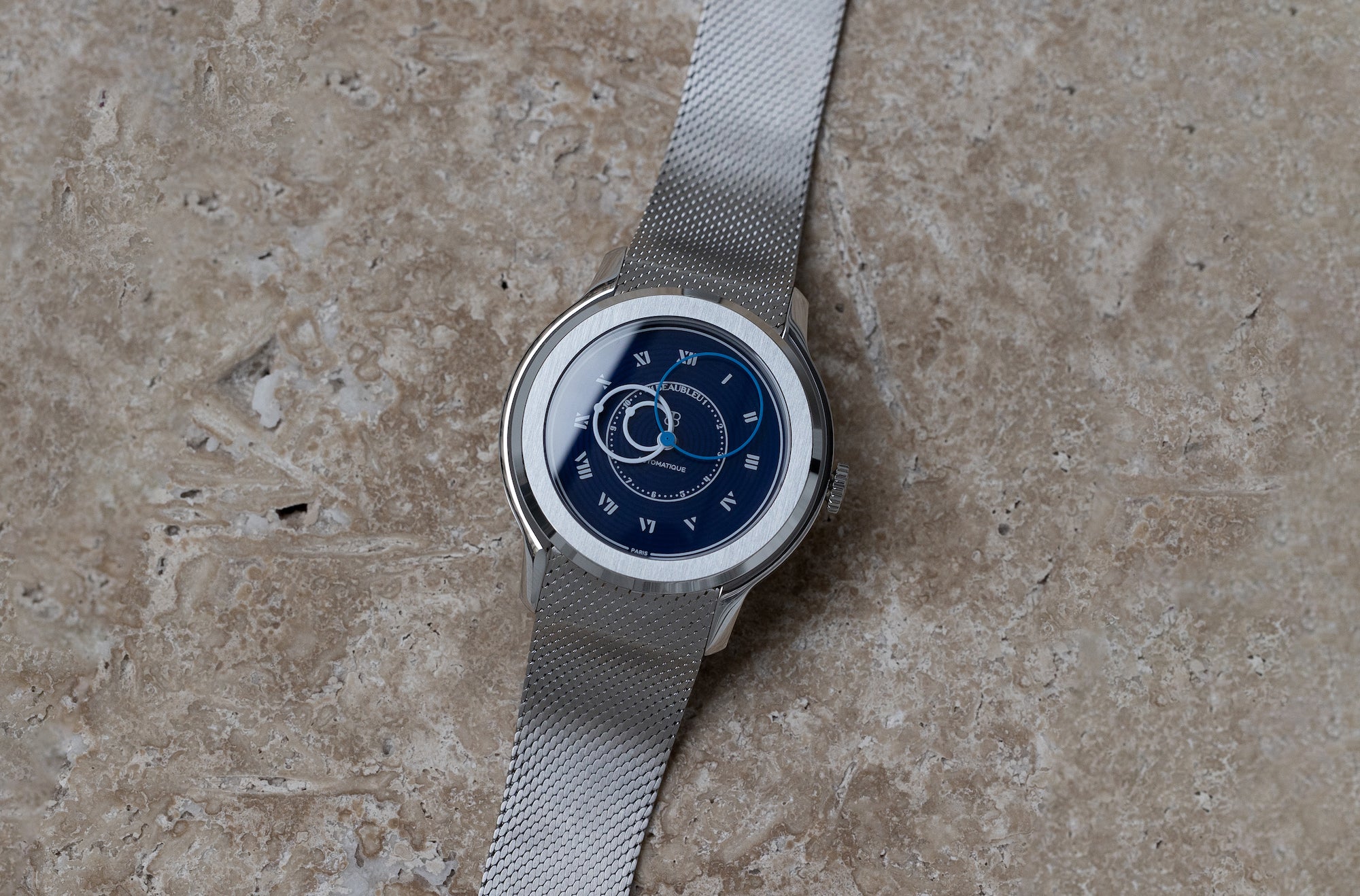 Ecce smalt sur pierre de travertin