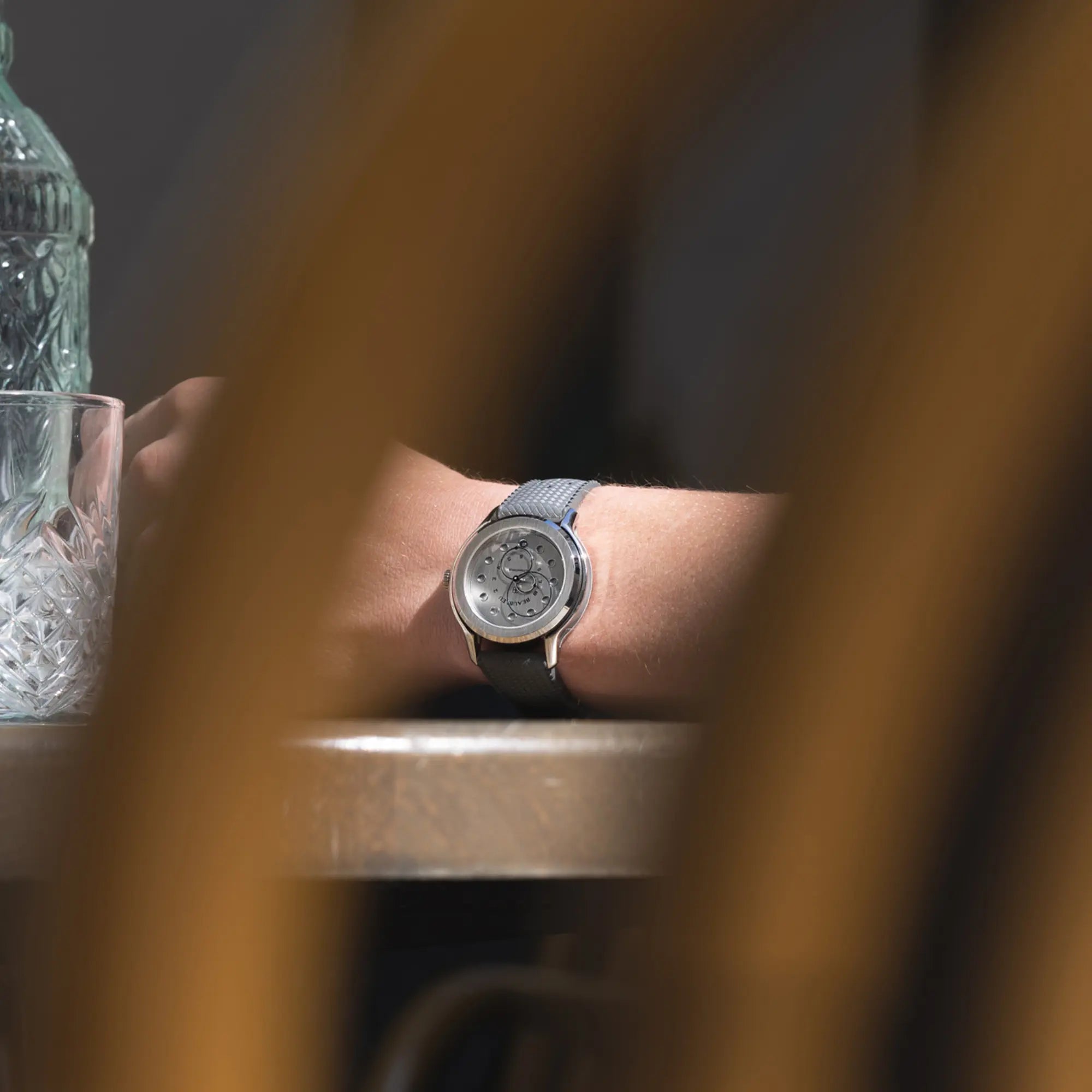 Vitruve Date acier au poignet bracelet tropic