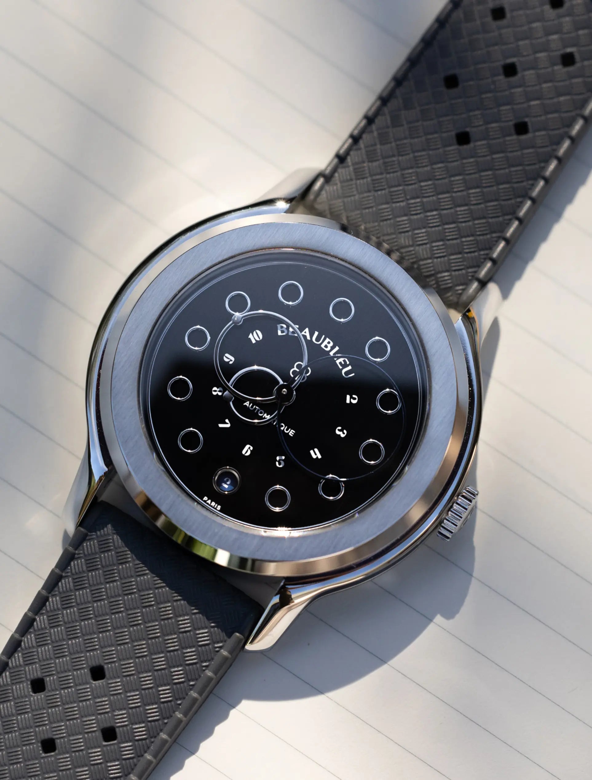 Montre Vitruve date noir bracelet tropic