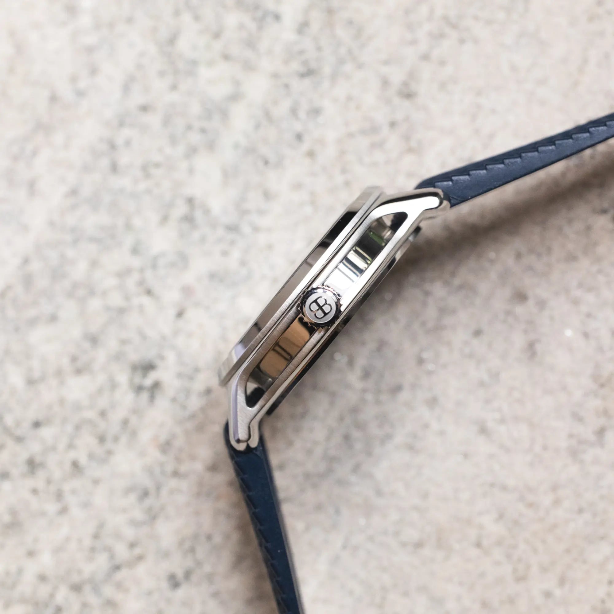 Boitier montre beaubleu vue de côté