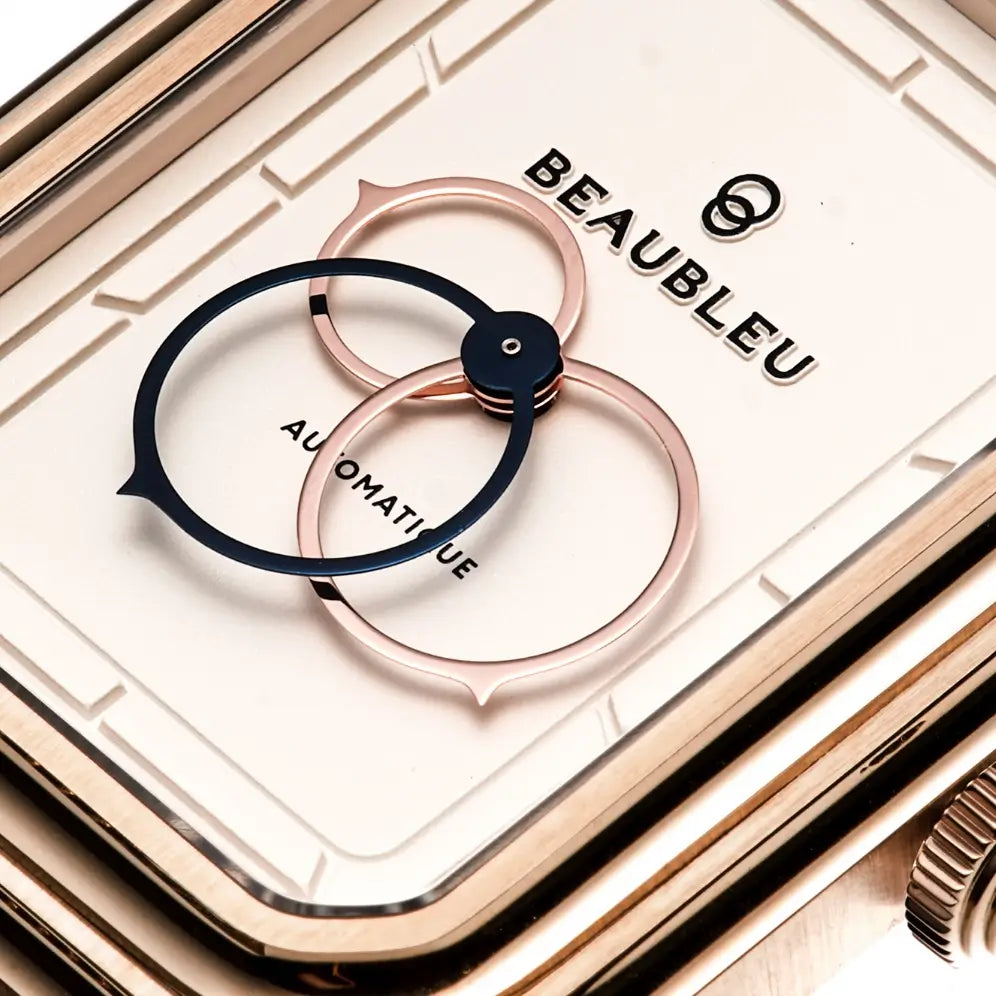 Détail sur le cadran ciselé de la montre automatique Ecce Figura Lys