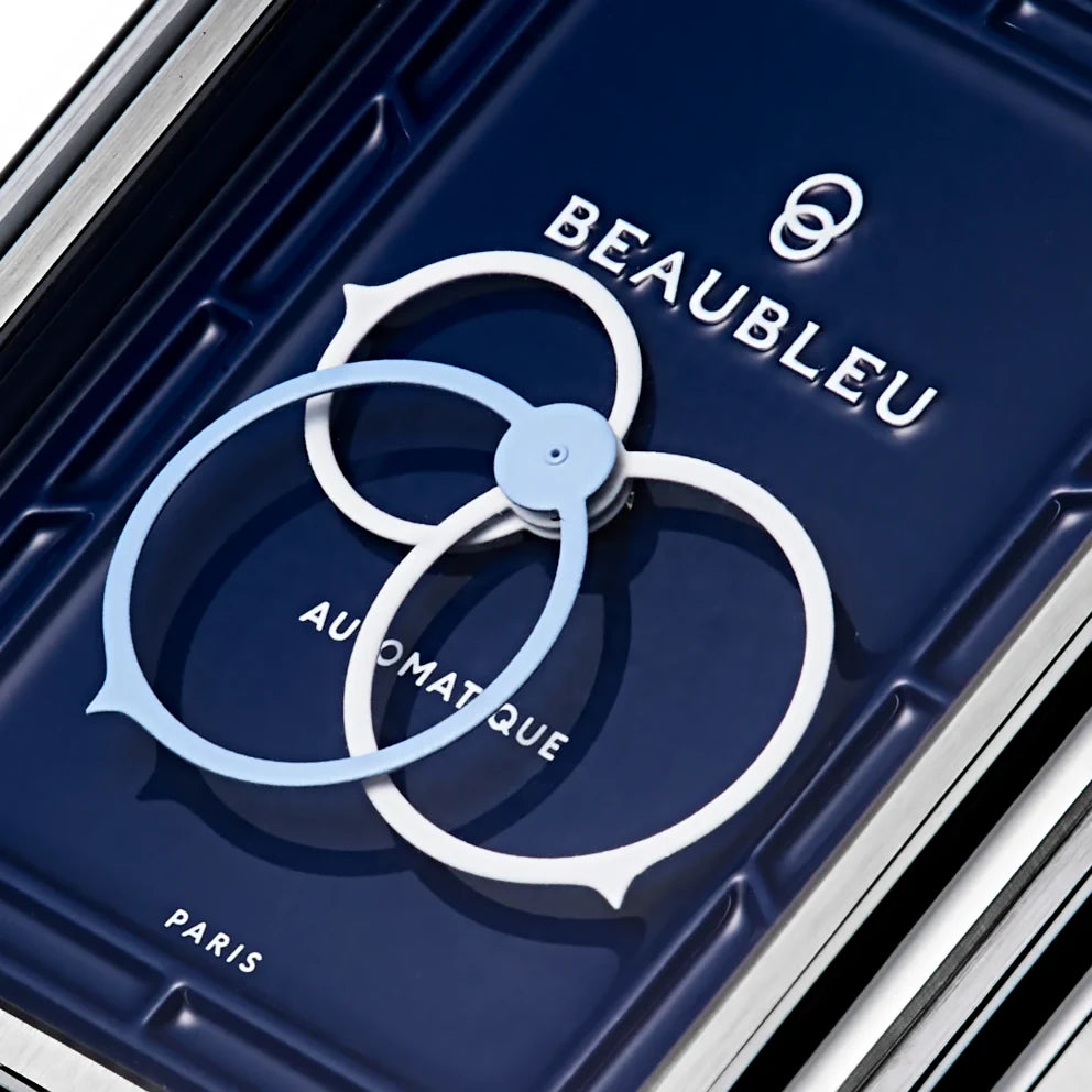 Détail sur le cadran cachet de cire de la Figura Smalt