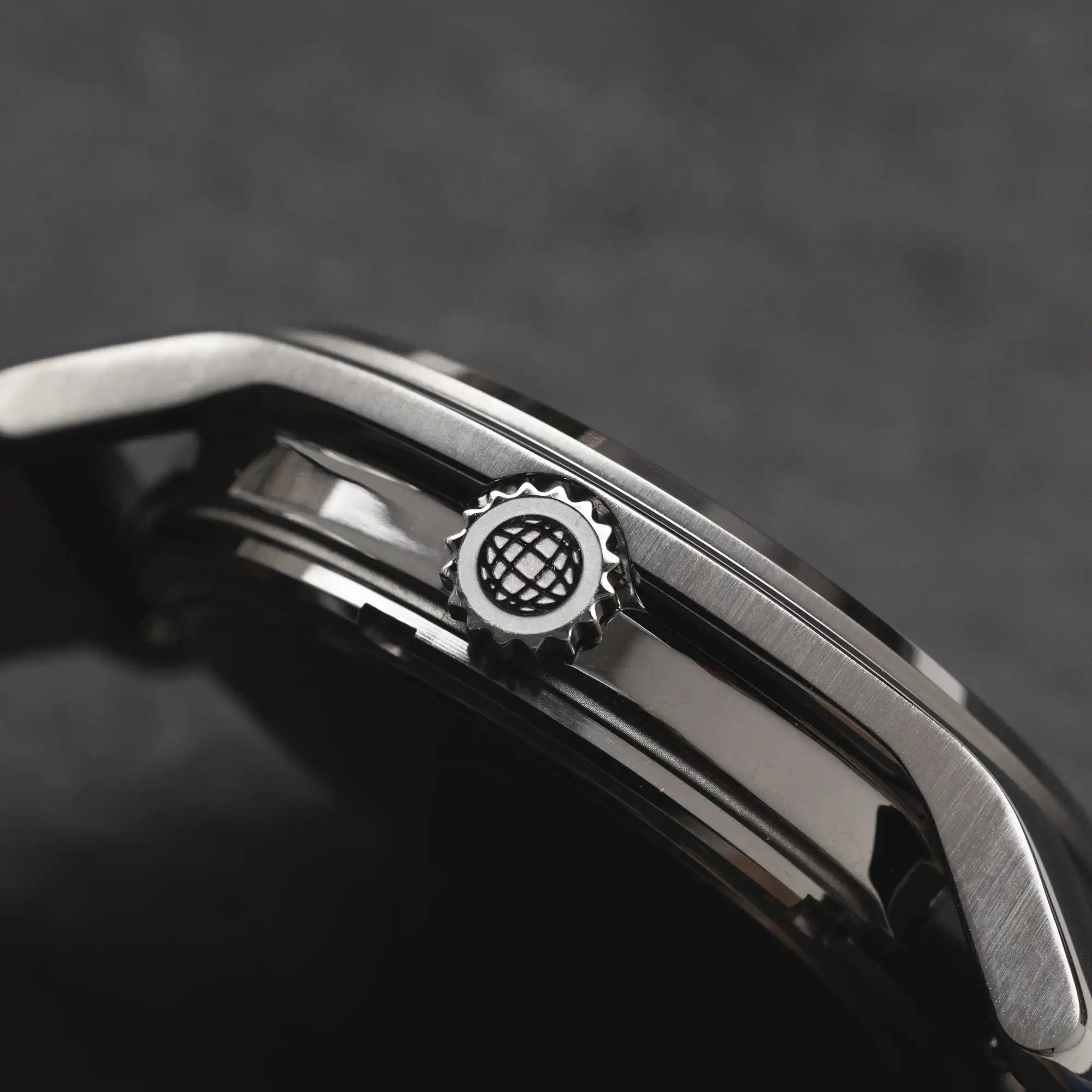 Montre Vitruve GMT de profil