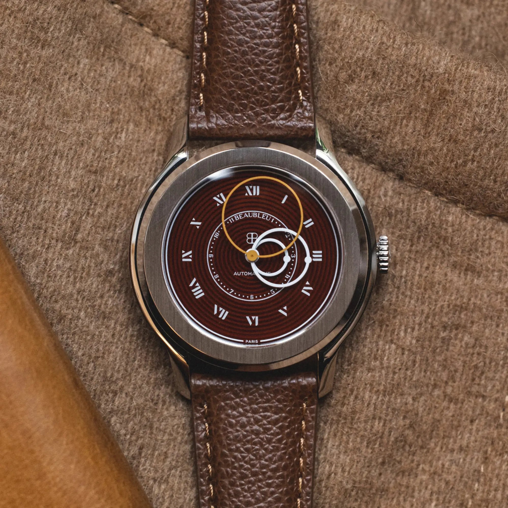 Montre Origine Corgnac sur bracelet cuir cognac