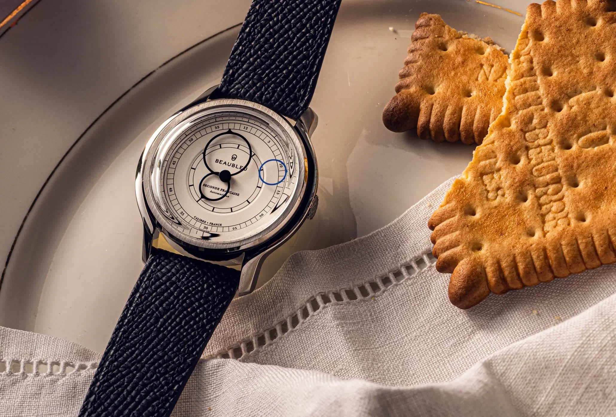 Montre cadran blanc nature morte