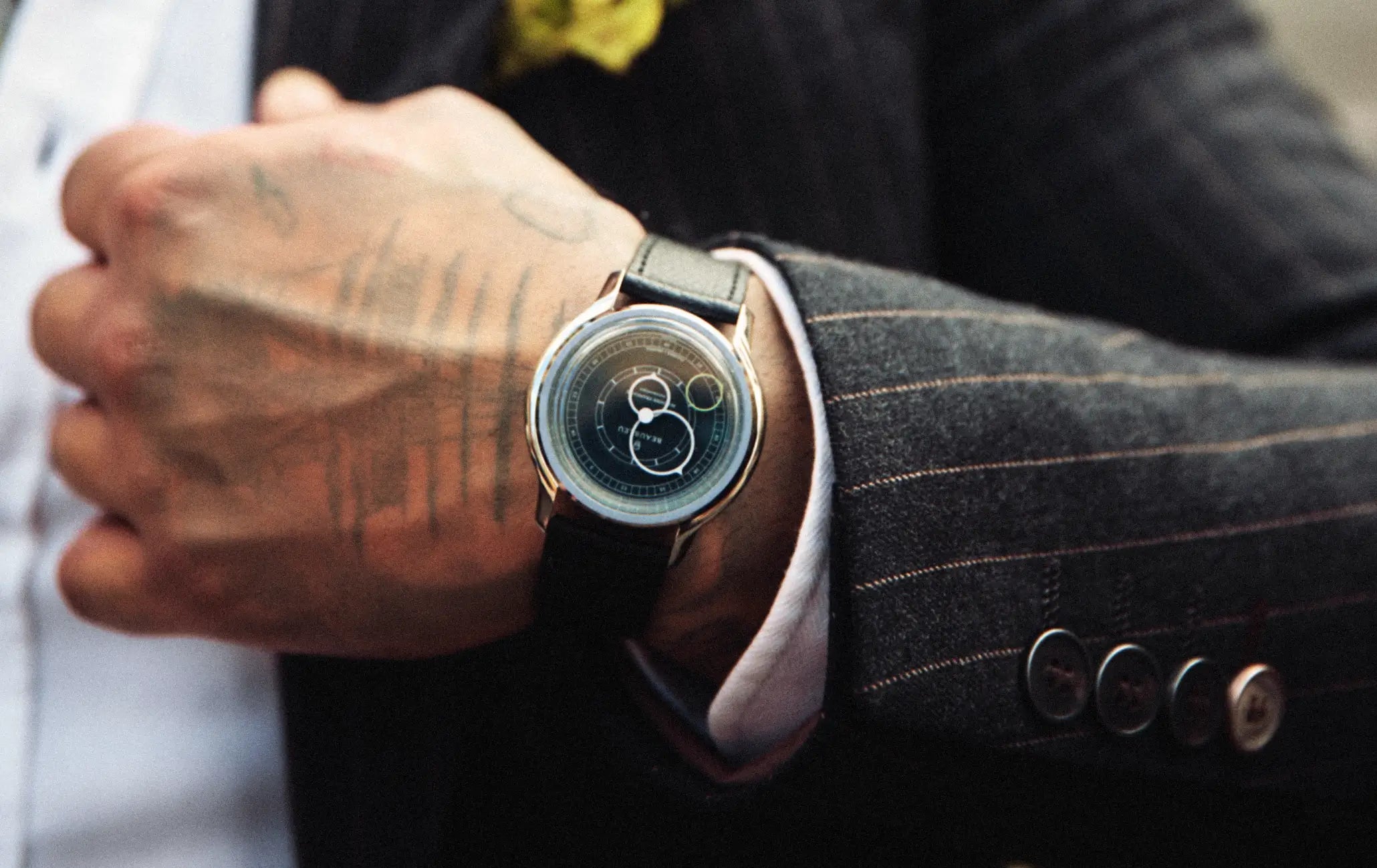 Montre Seconde Française vert poignet homme