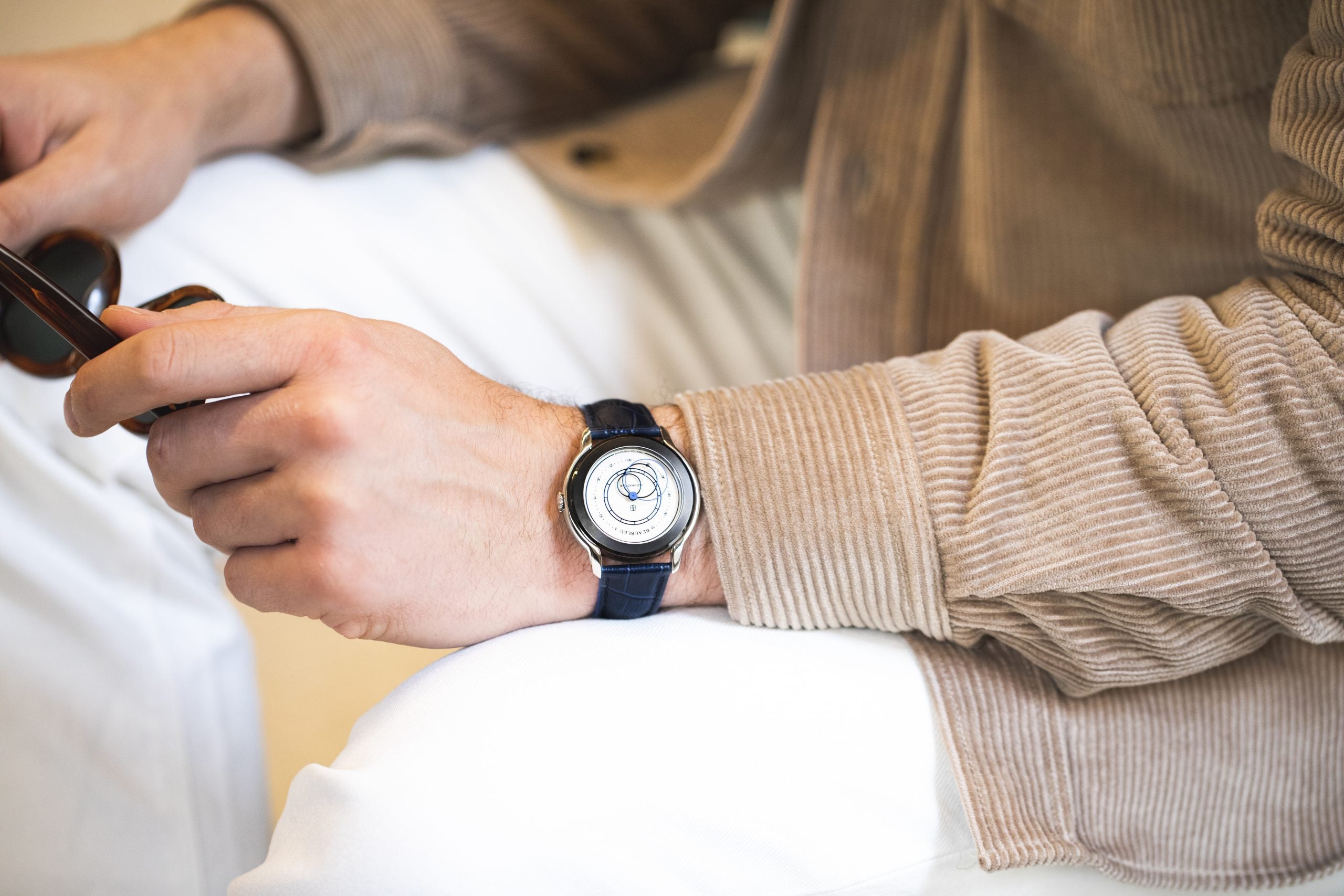 Beaubleu collection Union montre automatique aux aiguilles rondes bleuies Intrepide Blanc Albatre sur homme