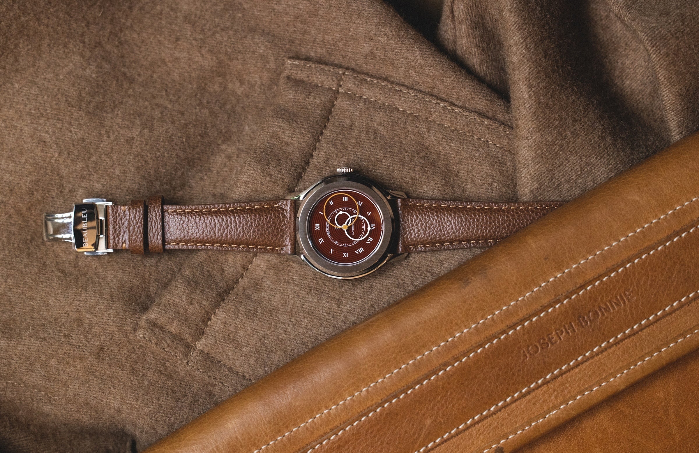 montre avec bracelet en cuir