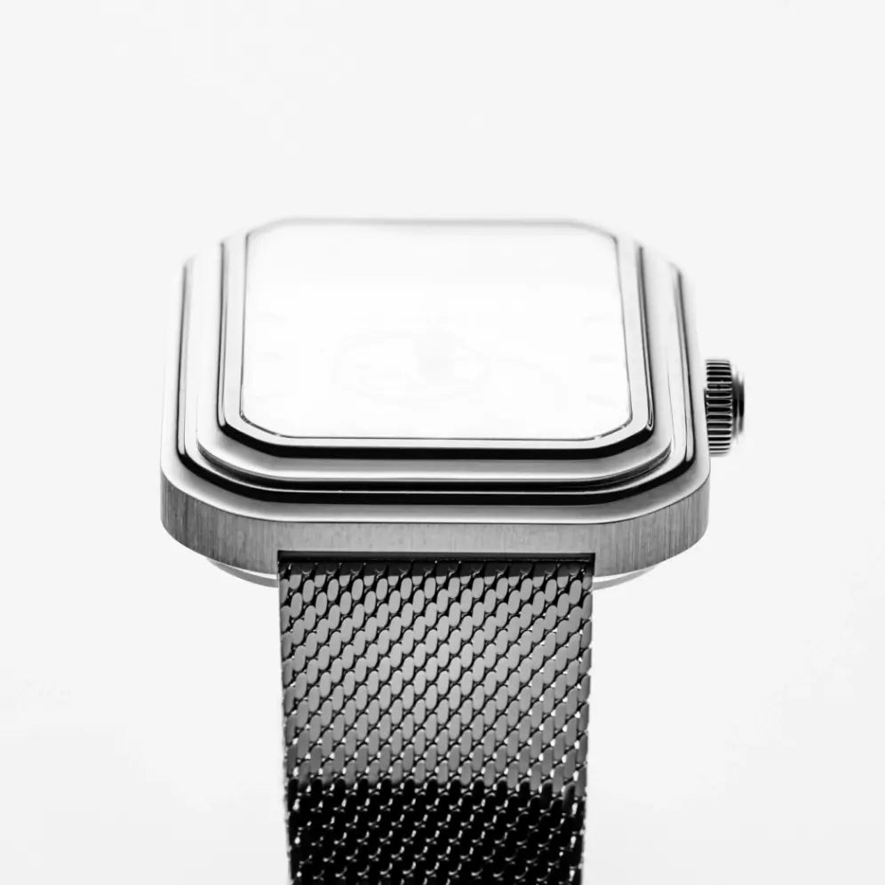 Détail boîtier de montre Ecce Figura en acier