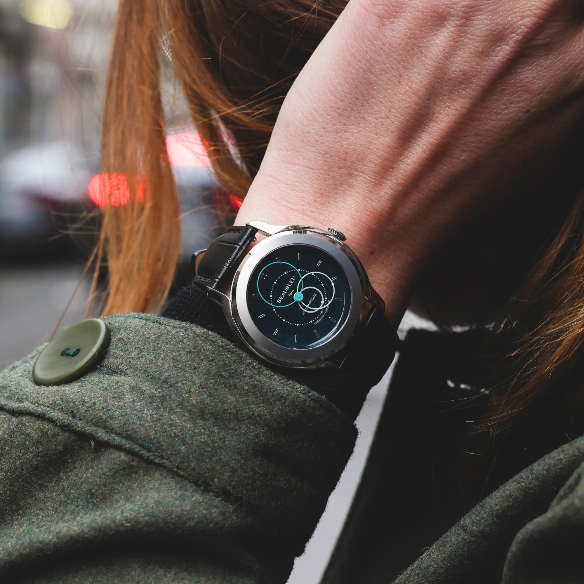 montre automatique brio verte poignet femme