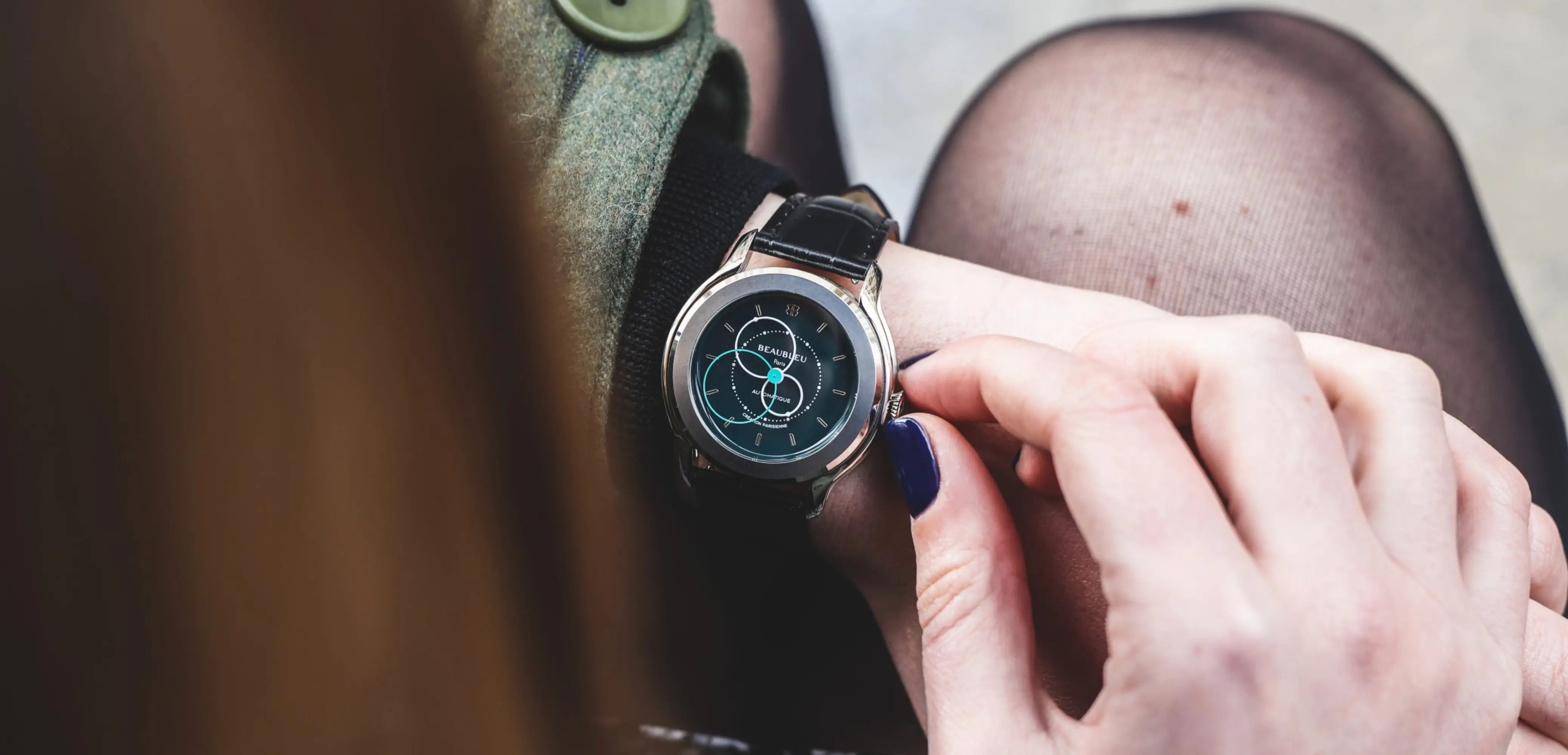 montre automatique brio verte poignet femme