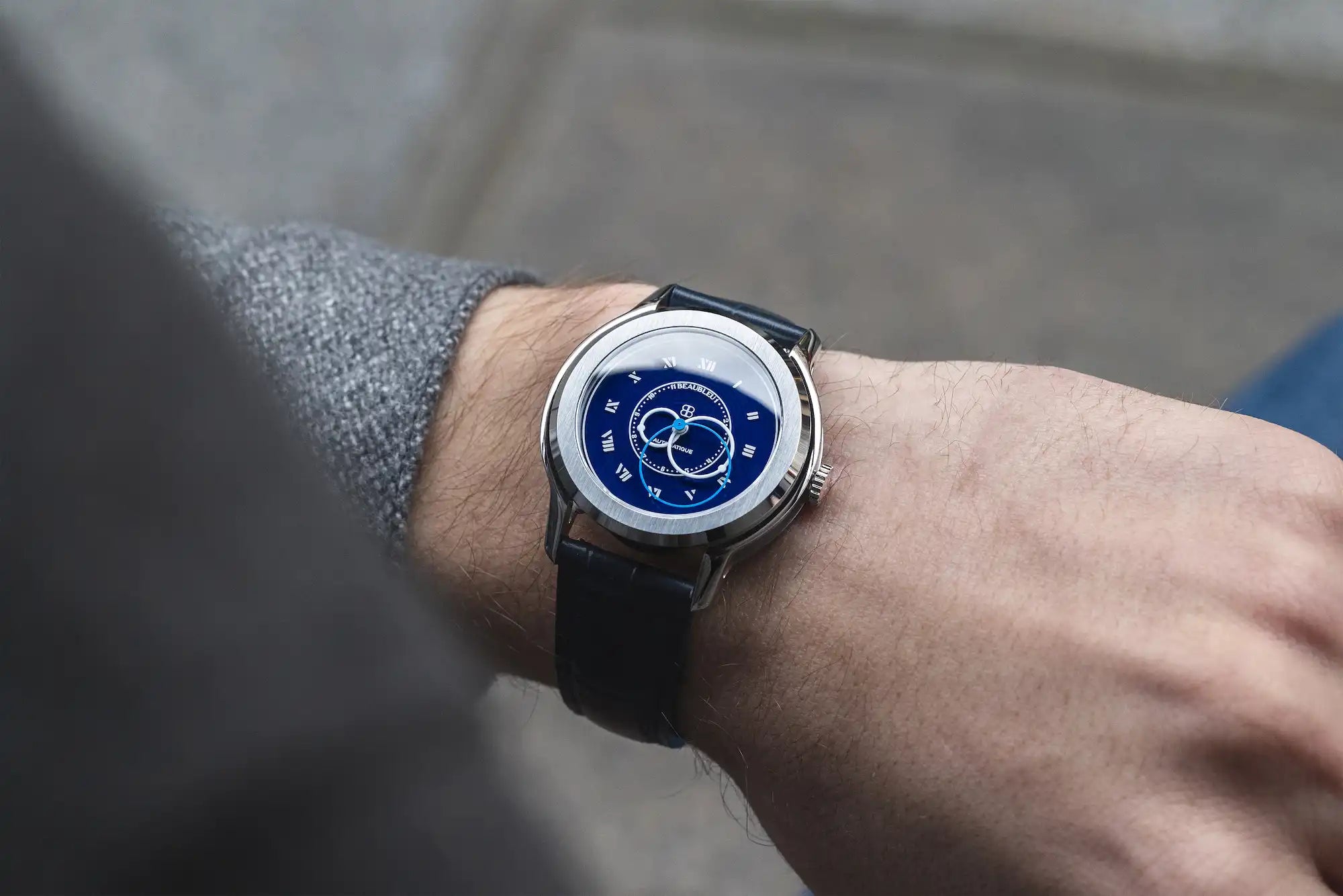 Montre Beaubleu Vitruve Origine Blue sur bracelet cuir bleu 