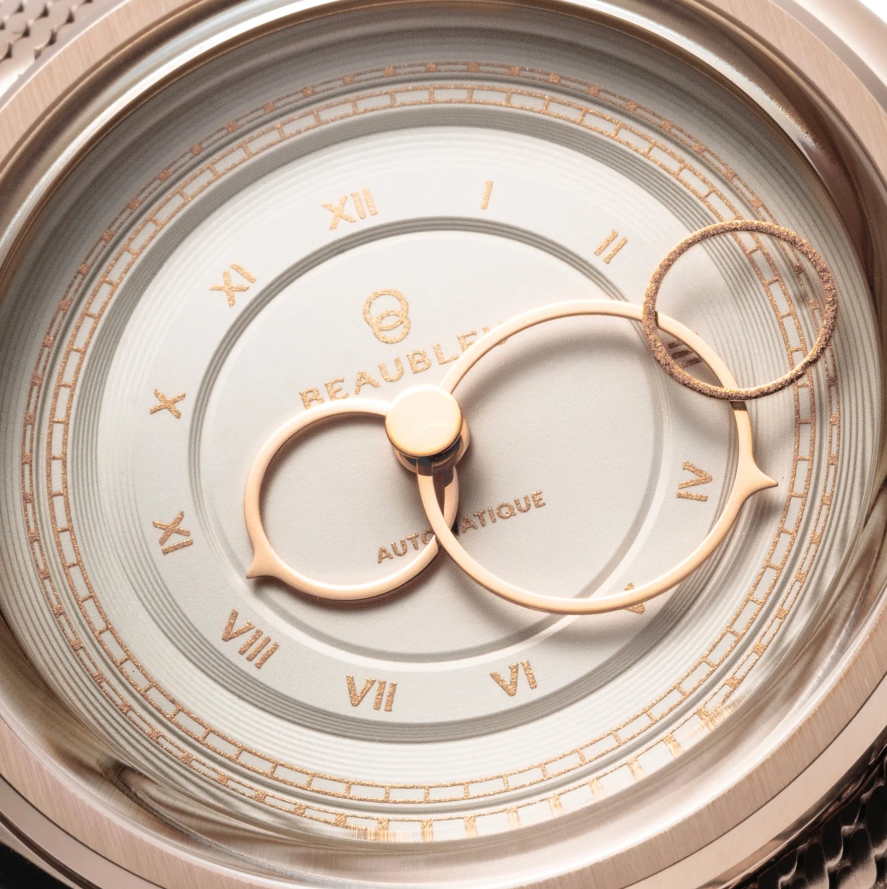 Gros plan sur le cadran de la montre La Pièce Champagne