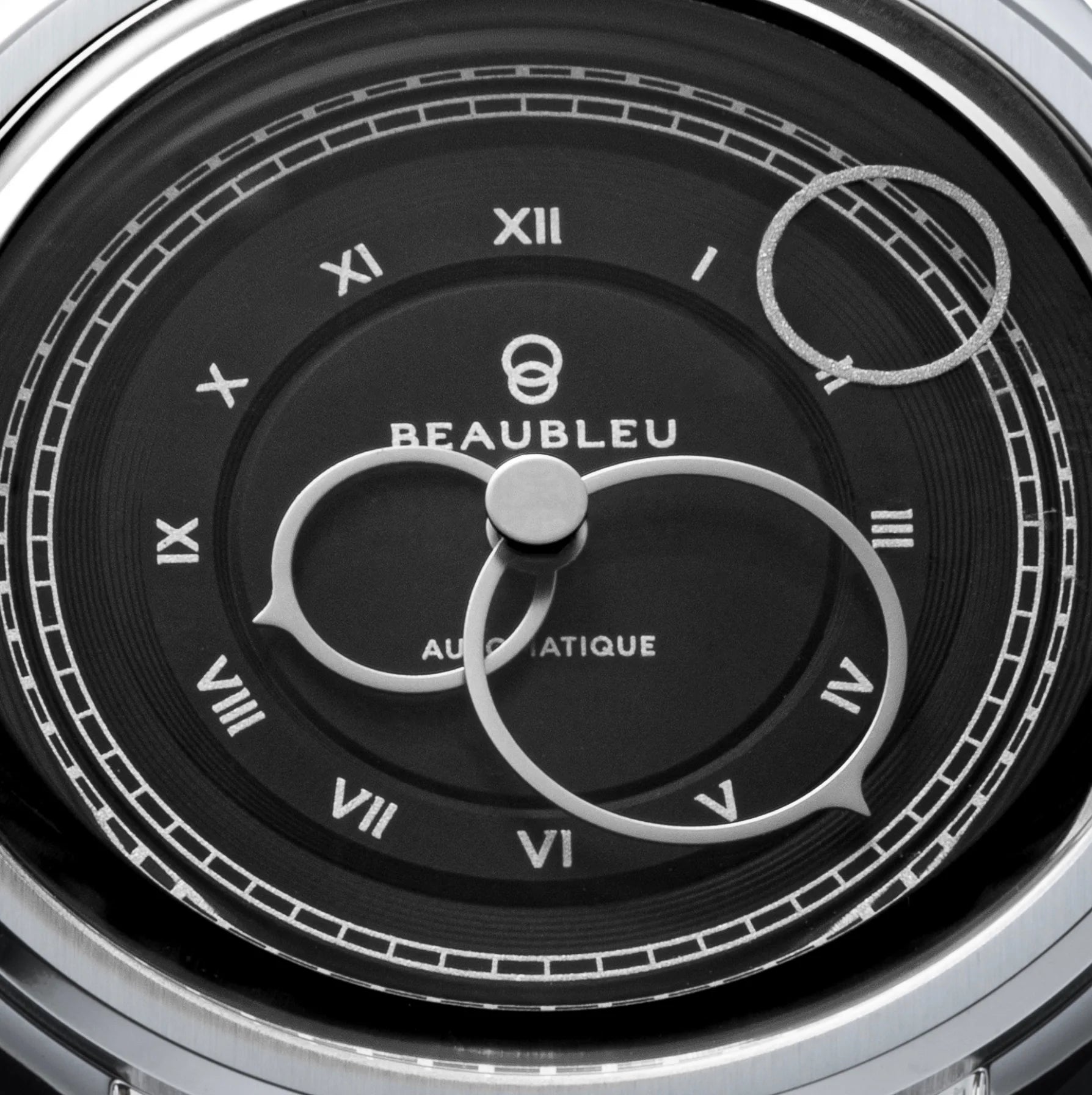 Gros plan sur le cadran de la montre La Pièce Graphite