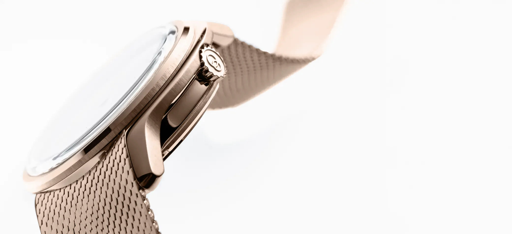 Profil de la montre La Pièce de Beaubleu avec boitier or rose et couronne visible